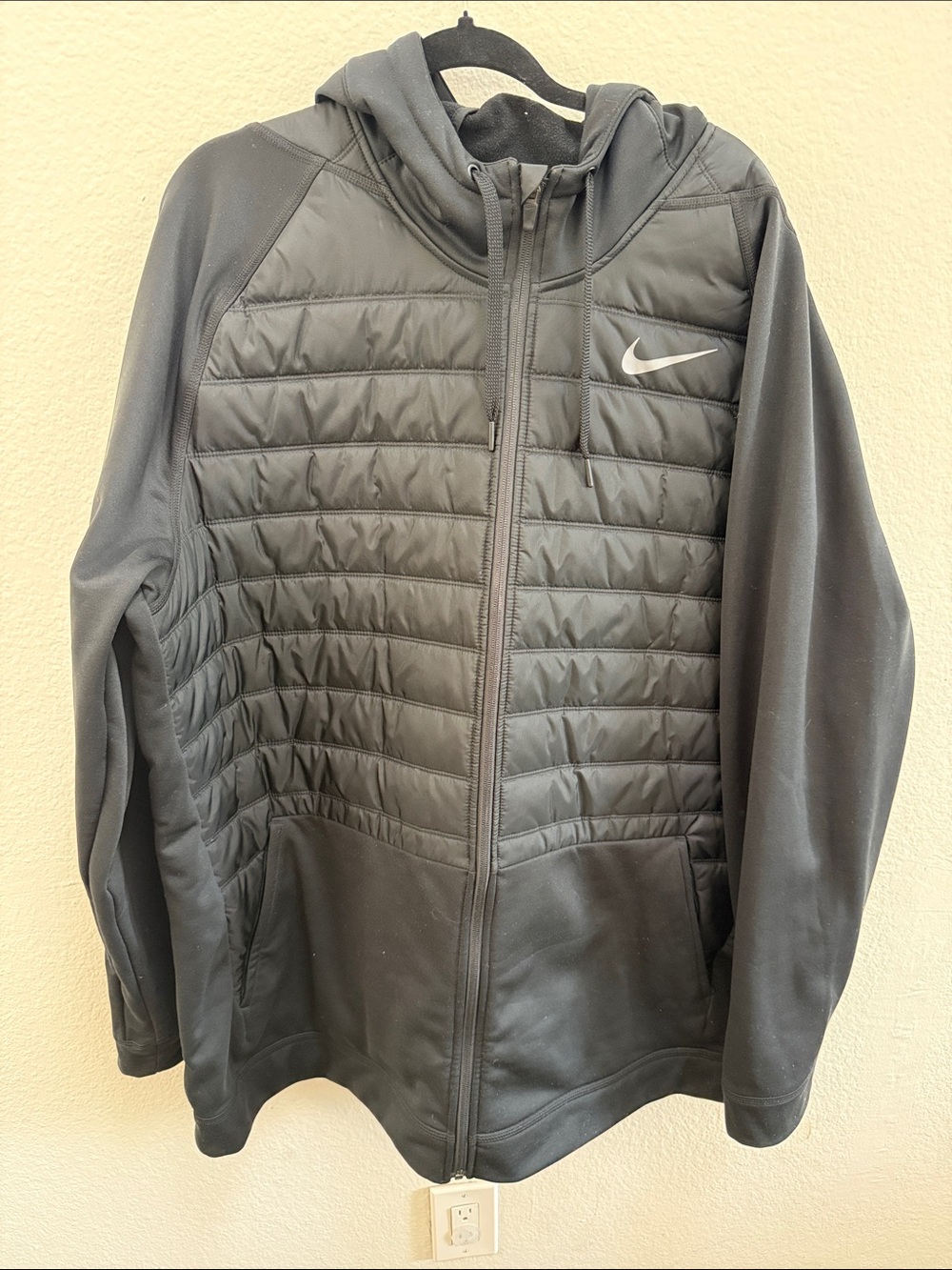 Nike Men’s Black Quilted Hybrid Full-Zip Hooded Jacket
